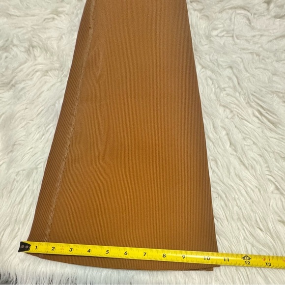 OFFLINE BY AERIE REAL ME HIGH
WAISTED CROSSOVER FLARE
LEGGING Size Small - Picture 9 of 11